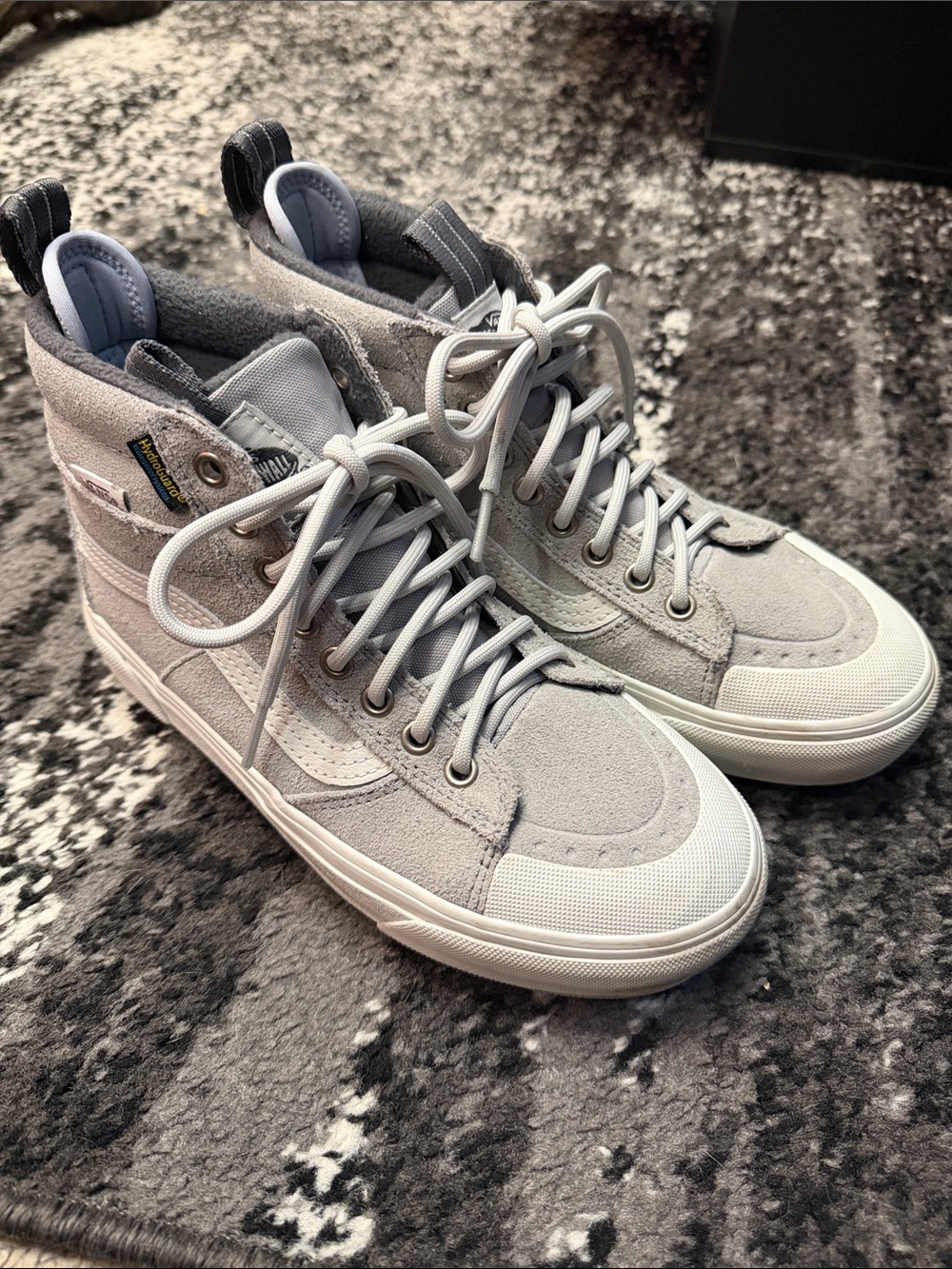 Men's High-Top MTE Cold Weather Sneakers in Light Gray